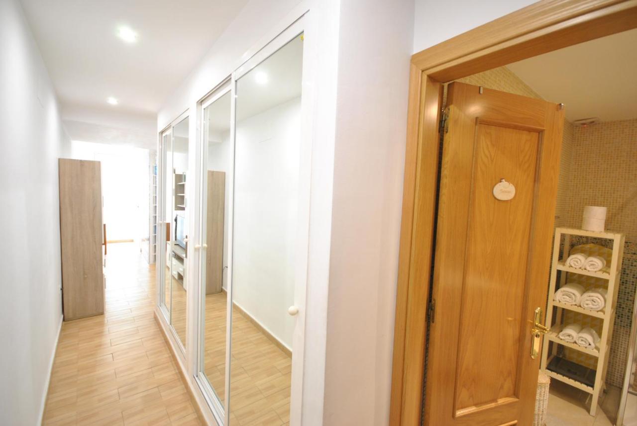 San Antonio - Beach, Pool And Terrace Appartement